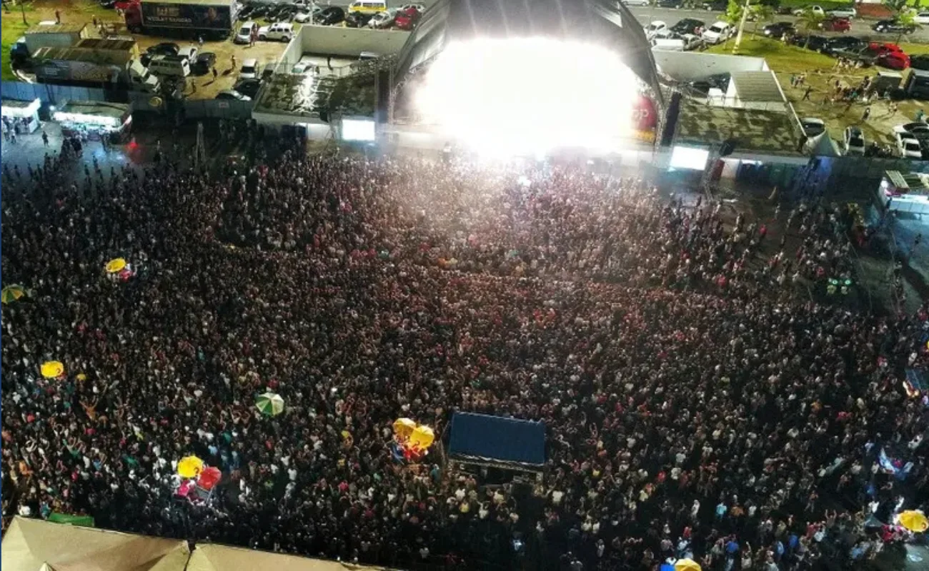 Praça de eventos em Caraguatatuba