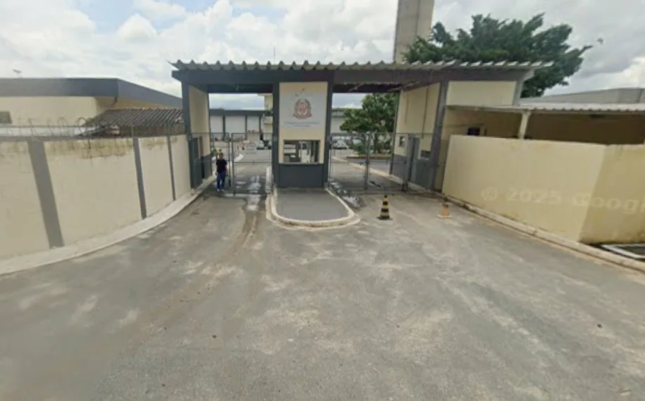 Preso tenta matar colega de cela com espeto