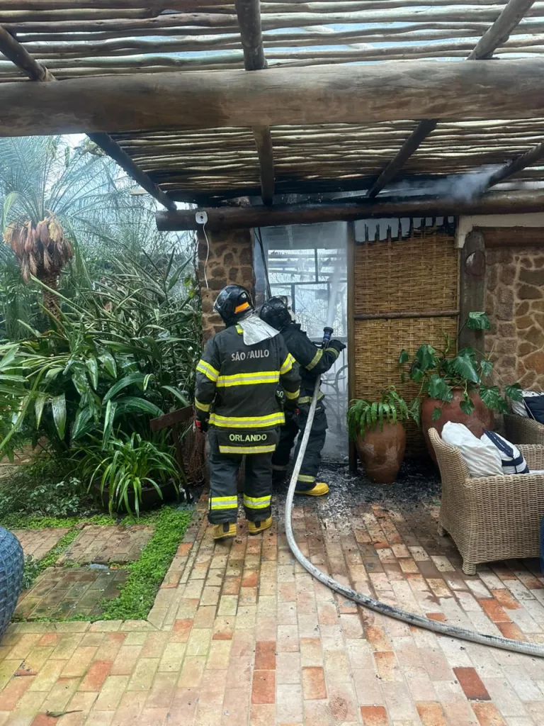 incêndio em hotel em Ilhabela