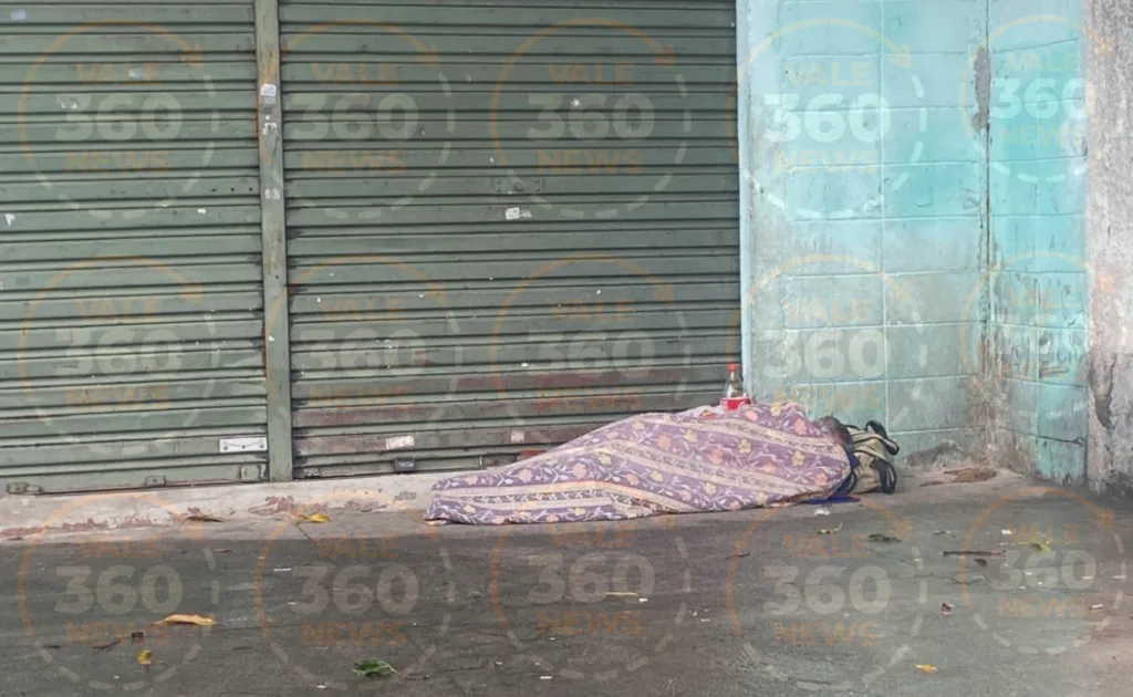 "Extensão da Cracolândia em São José dos Campos": Comerciantes relatam medo e uso de drogas na lateral da Rodoviária Nova 2 Extensão da Cracolândia em São José dos Campos