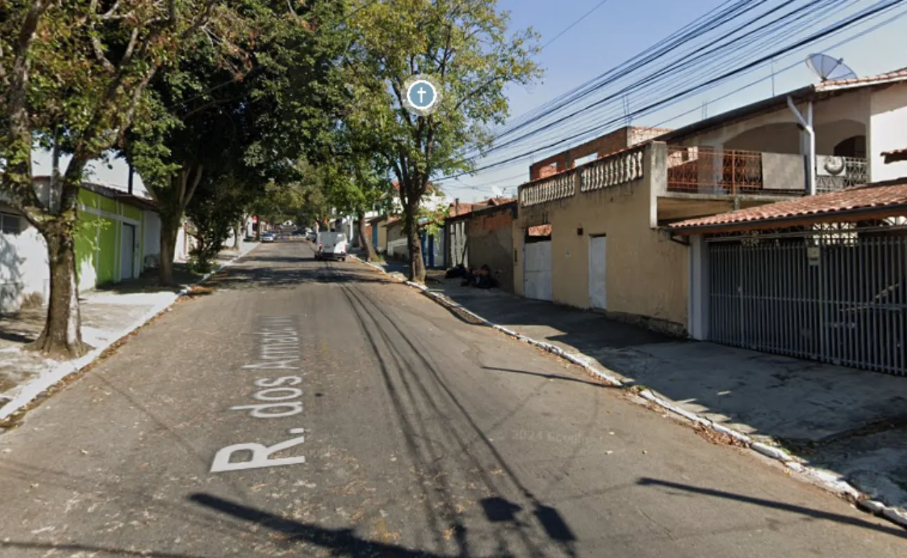 Tentativa de homicídio por ciúmes: Carro passa atirando em casa no Parque Novo Horizonte em São José dos Campos