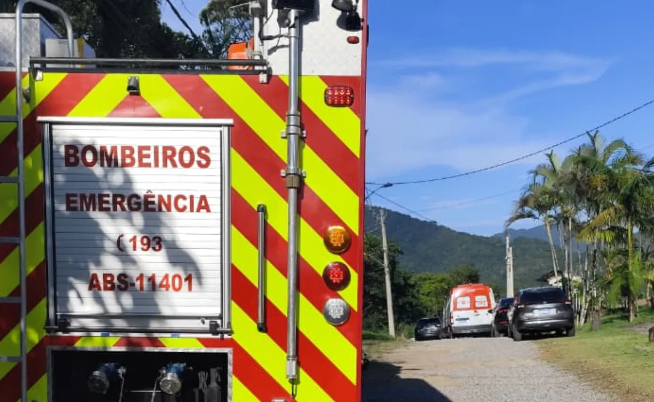 Queda em desnível mata idosa em condomínio de Caraguatatuba