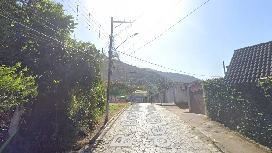 facada nas costas