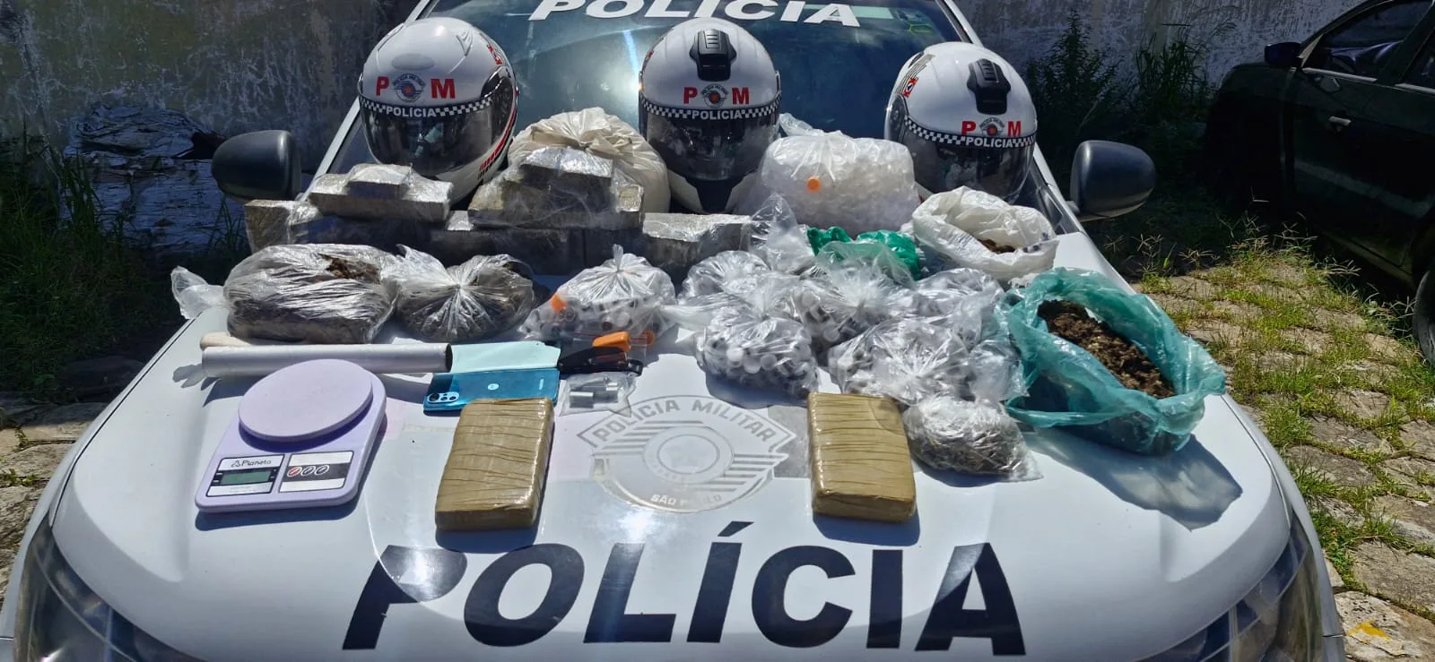 Tráfico de drogas no Vera Cruz em Caçapava: PM prende duas mulheres e apreende menor de 16 anos com 11 kg de maconha