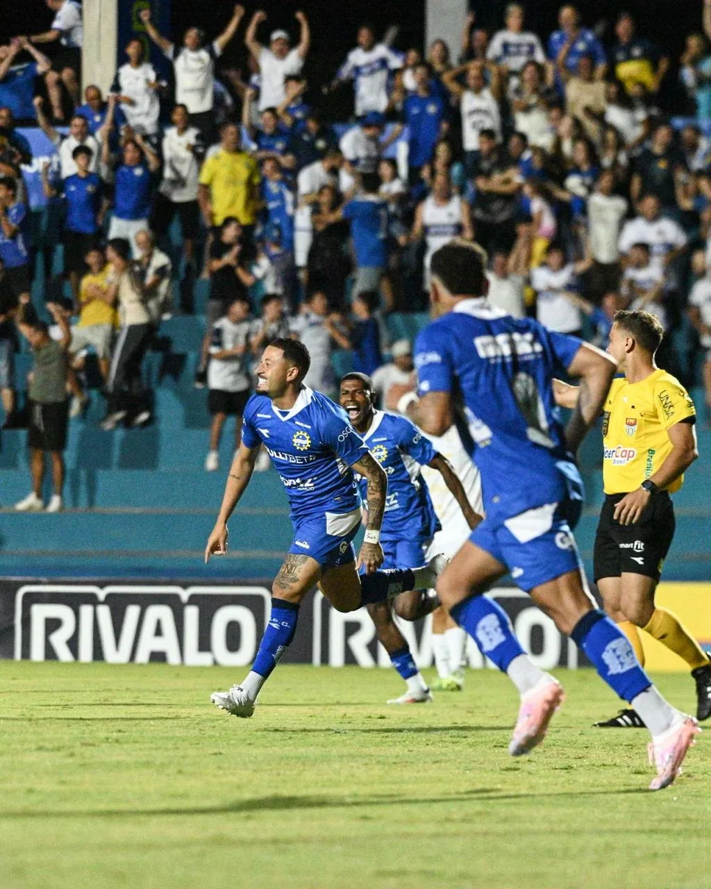 São José vence a primeira