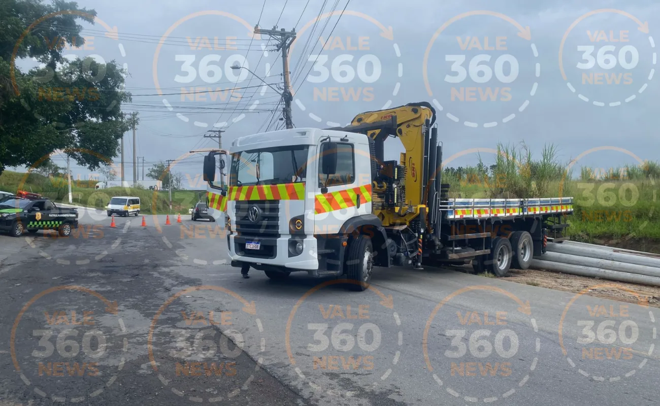 Caminhão furtado do canteiro de obras da Via Dutra