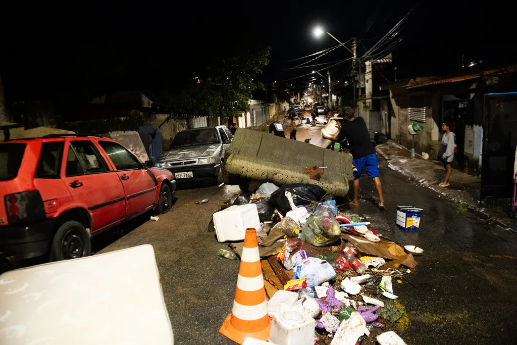 18 famílias ficam desalojadas em Taubaté. Saiba como doar para ajudar quem perdeu tudo