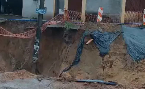 Além de prédio, aumenta para 4, o numero de casas interditadas por abertura de crateras em rua de São José dos Campos