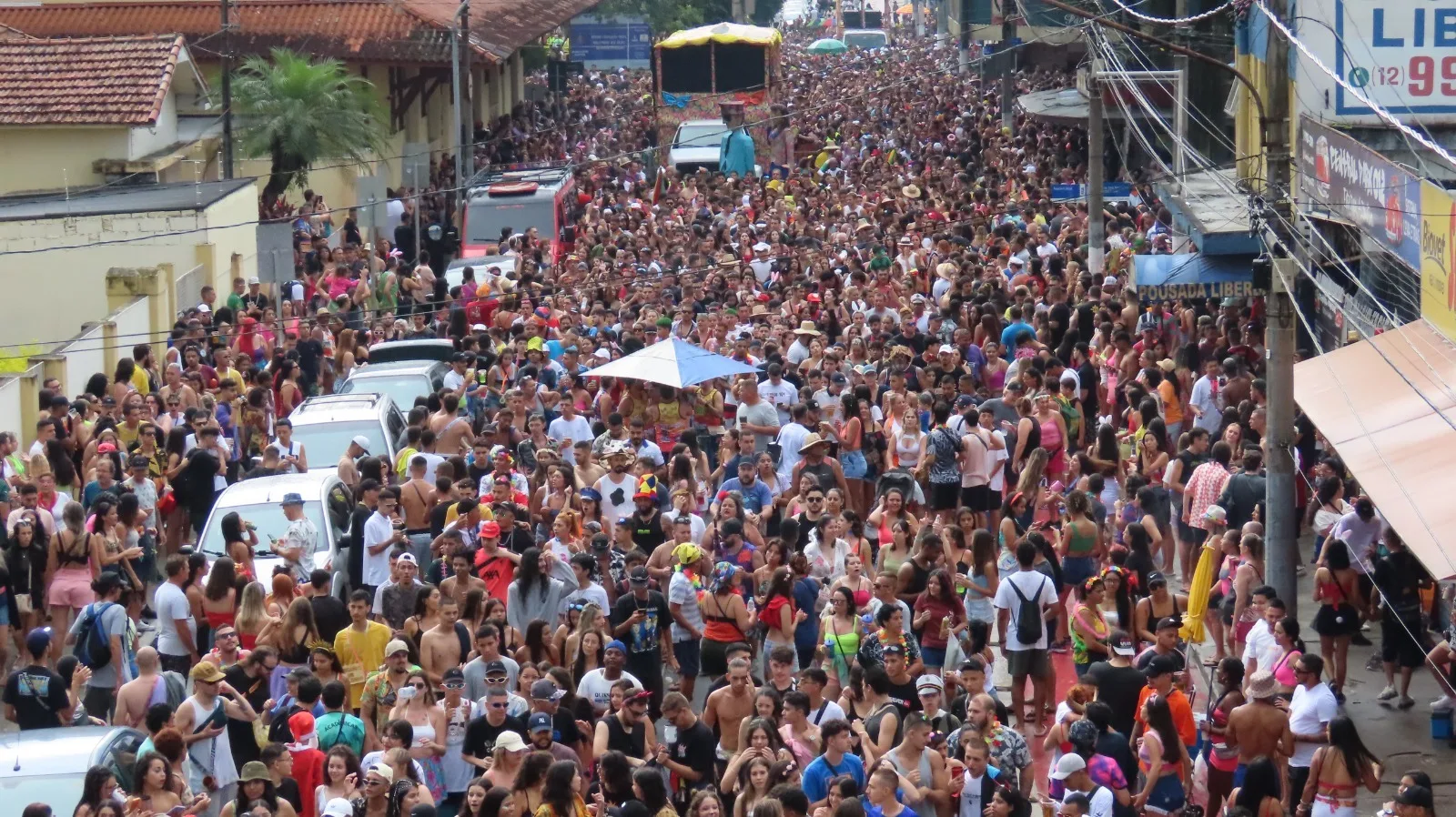 Carnaval Pinda 2026 terá Tatau, do Araketu, e programação espalhada pela cidade. Confira detalhes