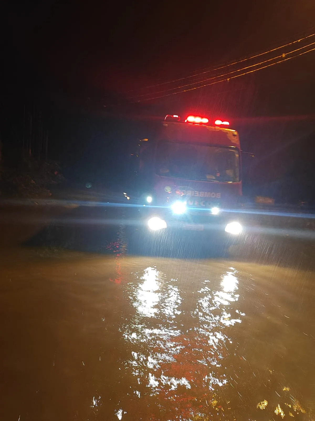 Bombeiros de Ubatuba cobram viatura 4×4, mas Prefeitura veta uso da TPA alegando “desvio de finalidade”