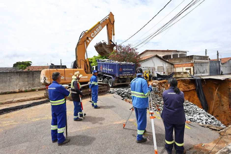 São José dos Campos: moradores do Jardim Imperial, onde crateras se abriram, são autorizados a voltar para casa
