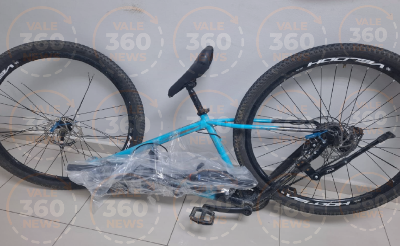 Acidente entre moto e bicicleta em Taubaté: colisão deixa ciclista inconsciente