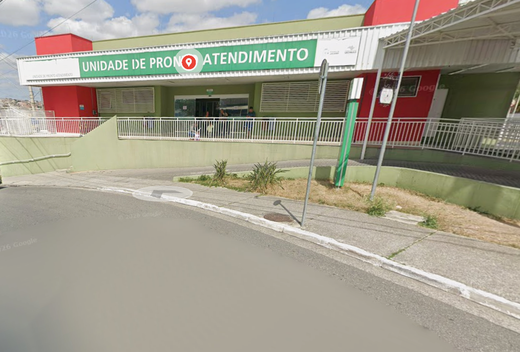 Homem baleado em Jacareí é socorrido à UPA após ataque em frente de casa
