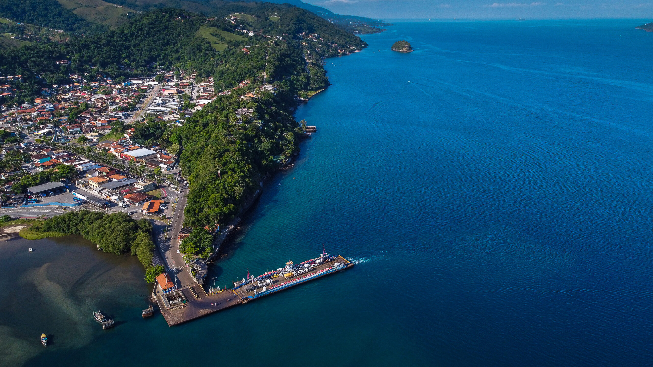 Prefeitura alerta motoristas sobre pendências no pagamento da taxa ambiental de Ilhabela e prazo para evitar multa de R$ 100