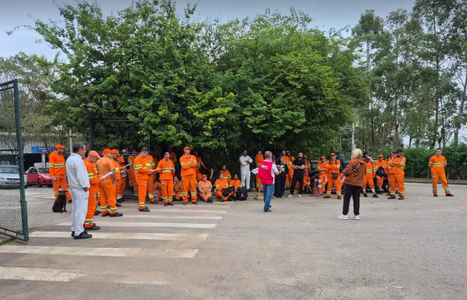 Prefeito de São José dos Campos fala sobre greve da Urbam e diz que não vai admitir cidade parar