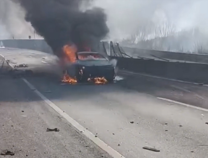 Cenário de Guerra: Caminhão-tanque explode na Via Dutra e deixa dois mortos e quatro feridos