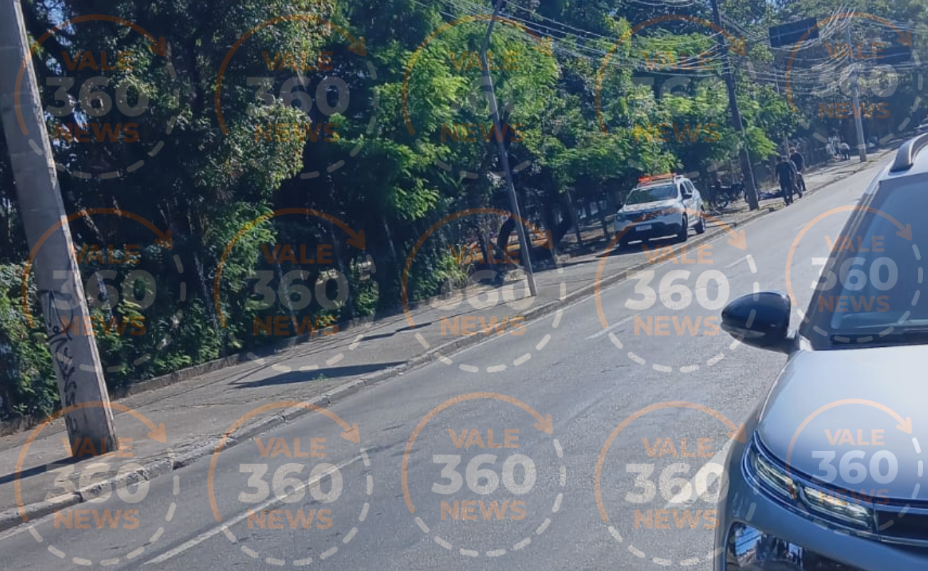 Motociclista morre ao bater em poste em Taubaté