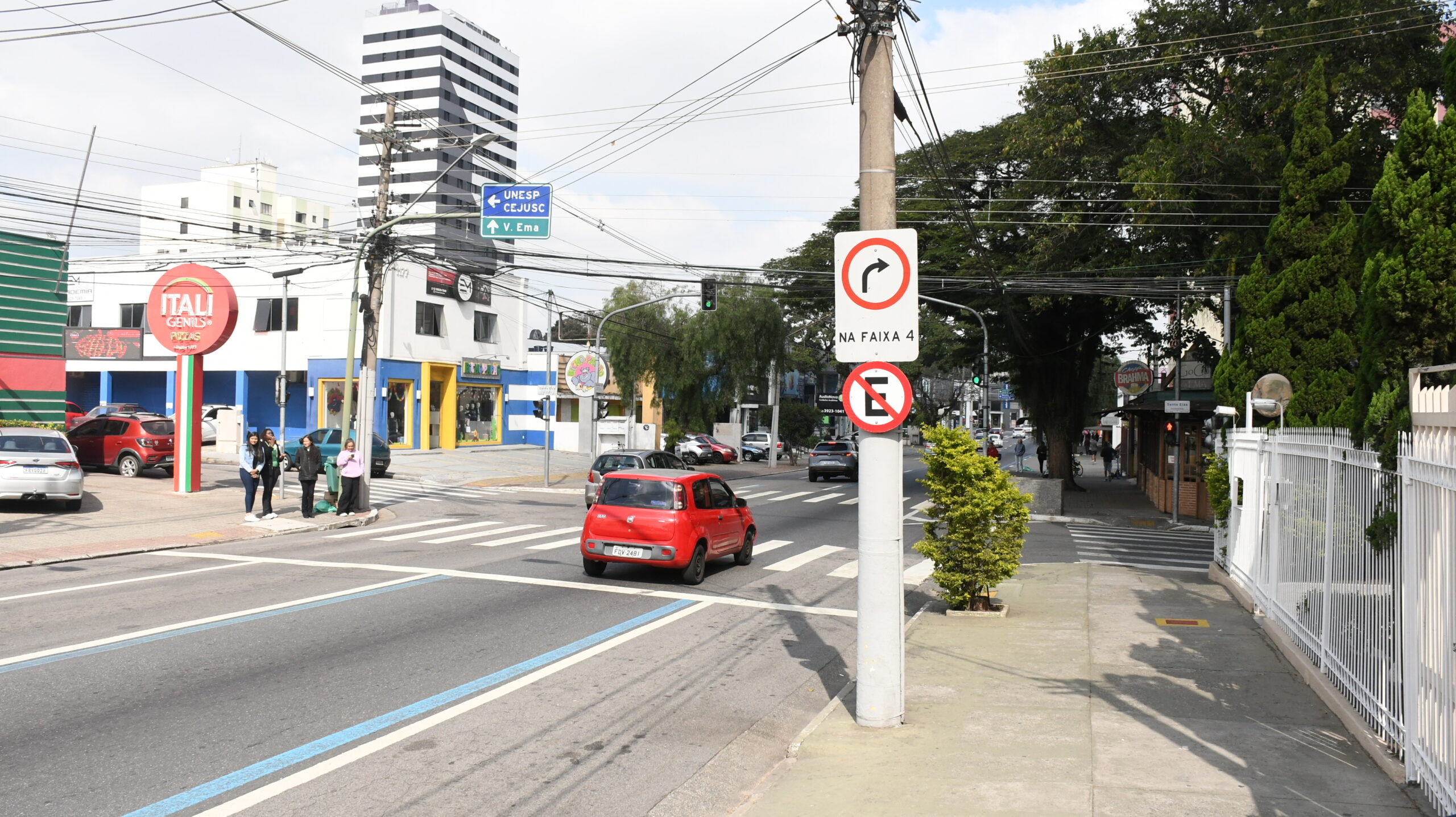 A Câmara de São José dos Campos aprovou leis e analisa propostas relacionadas à segurança viária, educação no trânsito e melhoria da mobilidade urbana no município.