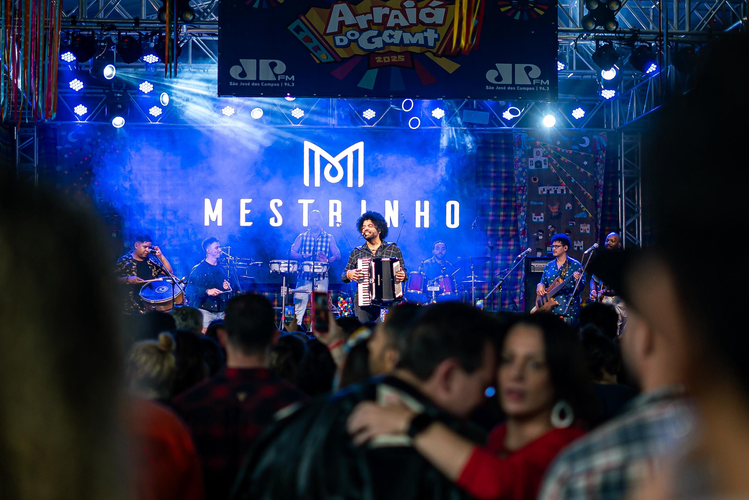 Mestrinho se apresenta no Arraiá do GAMT em Caçapava