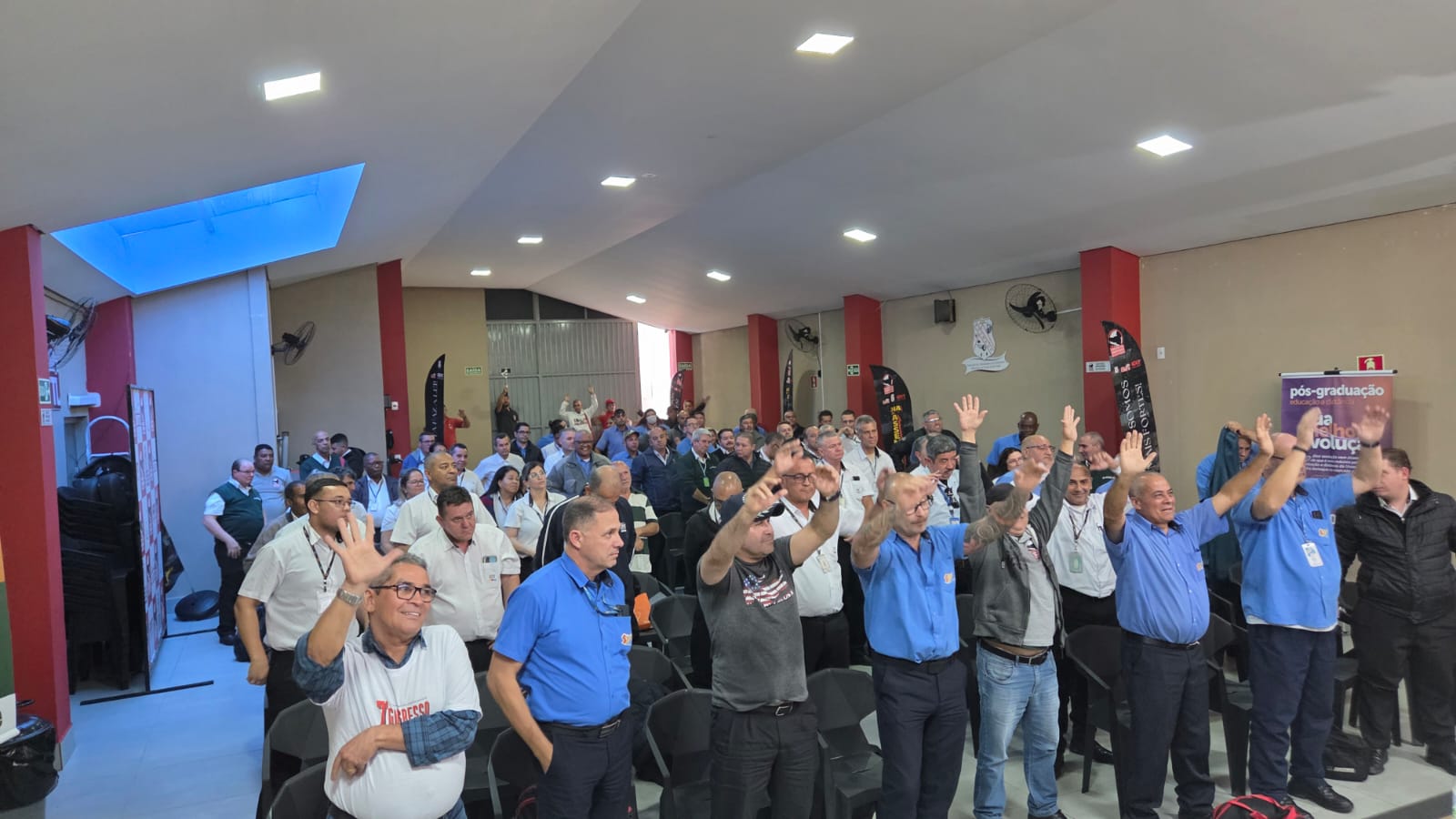 Reajuste é aprovado e evita greve de ônibus