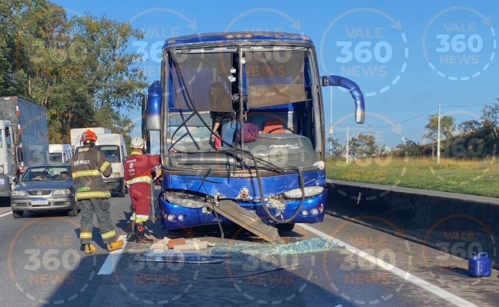 engavetamento-com-onibus-que-seguiam-para-aparecida