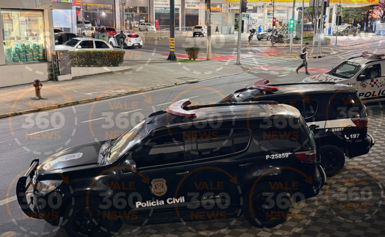 Adolescente é baleado no calcanhar