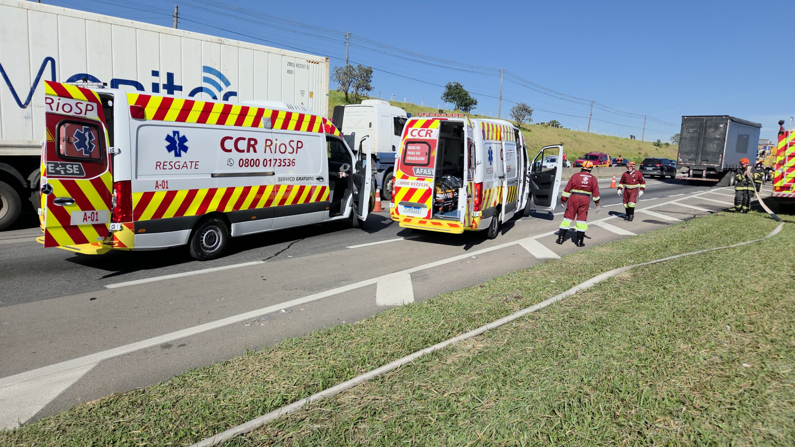 engavetamento no km 119 da Dutra em Taubaté