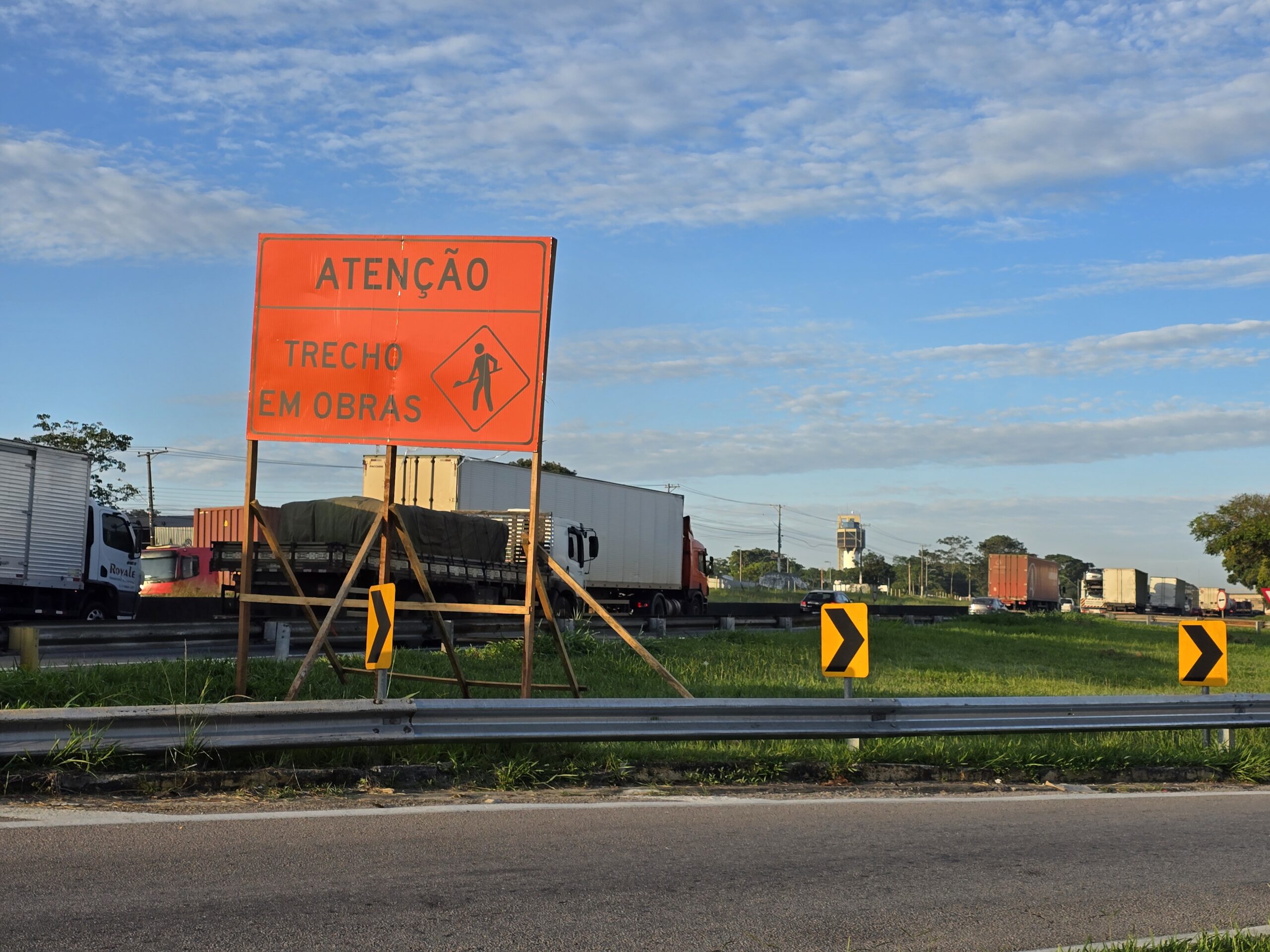 Via Dutra, São José dos Campos, RioSP, manutenção de pavimento, trânsito, km 146, rodovia Presidente Dutra, obras na Dutra