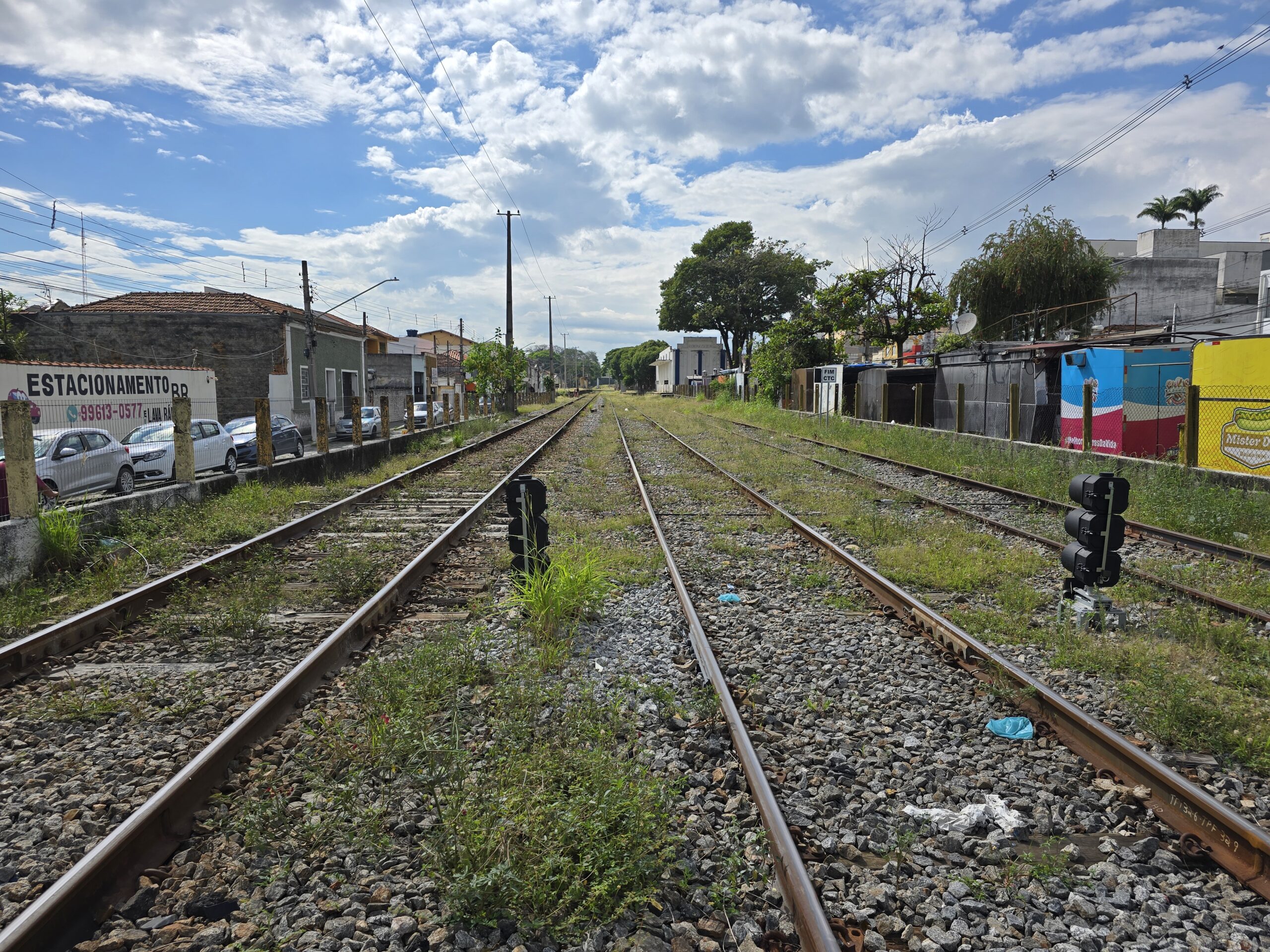 mulher atropelada por trem em Lorena