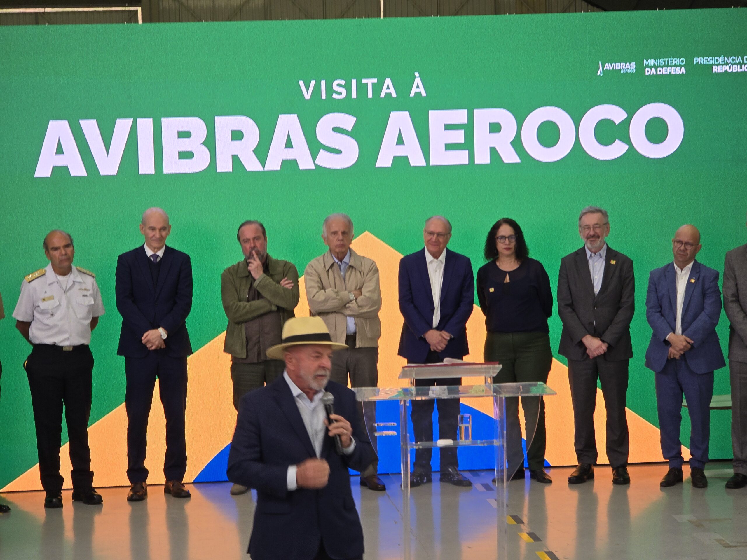 Lula defende indústria de defesa na Avibras em Jacareí e não cita tarifas dos EUA 1 Lula defende indústria de defesa na Avibras em Jacareí