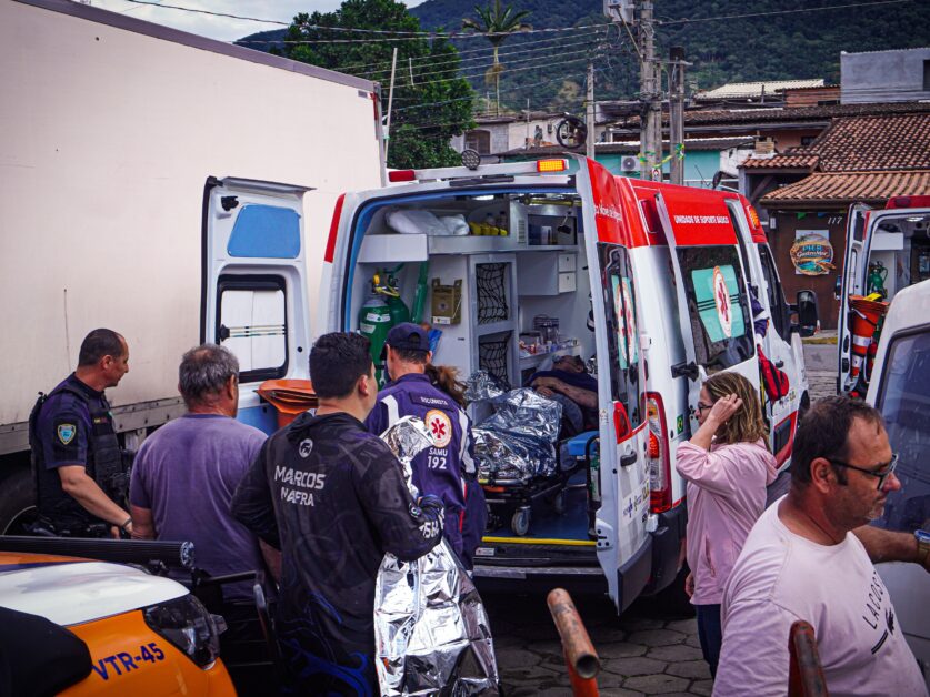 Vendaval deixa um morto em São Sebastião após naufrágio; 5 tripulantes são resgatados 1 São Sebastião, vendaval, naufrágio, bairro Cigarras, Defesa Civil, Samu, barco de pesca, Litoral Norte