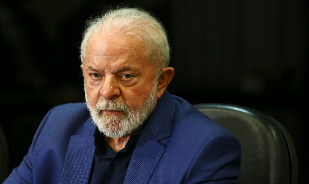 Lula visita Avibras Aeroco em Jacareí e deve falar sobre novas tarifas impostas pelos EUA 7 Lula visita Avibras Aeroco em Jacareí