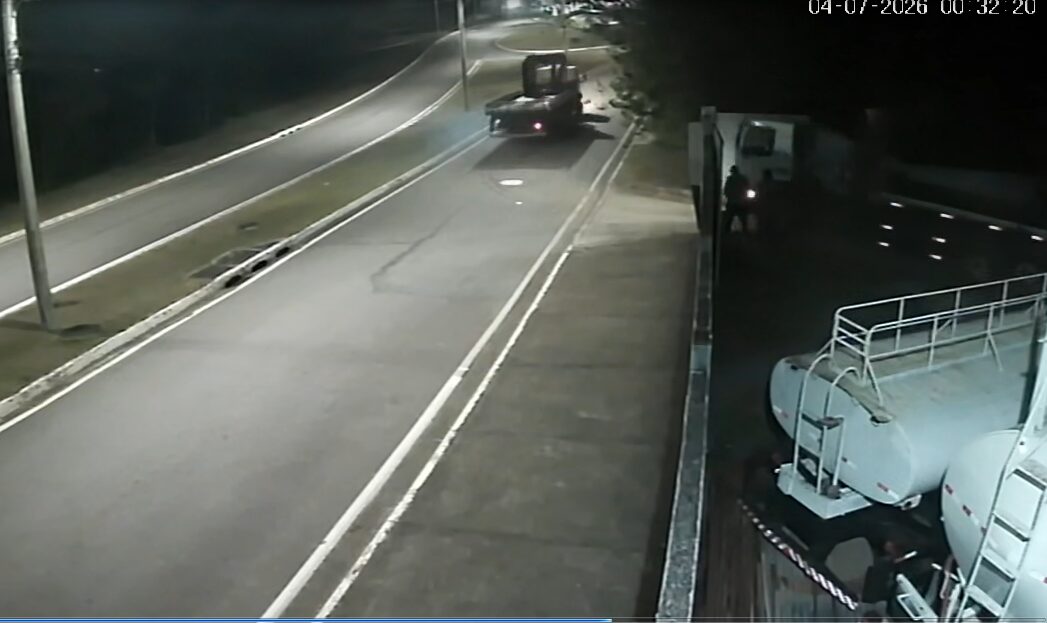 criminosos que furtaram dois caminhões