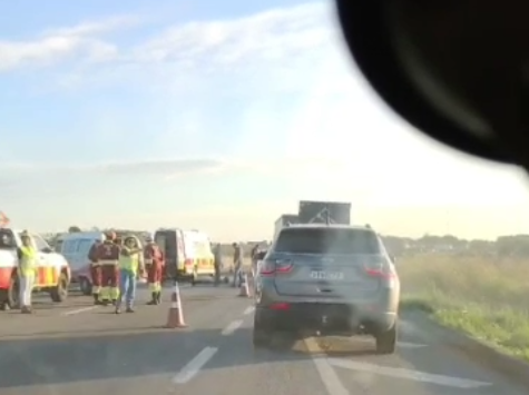 Motociclista morre em colisão com caminhão na Dutra em Pinda