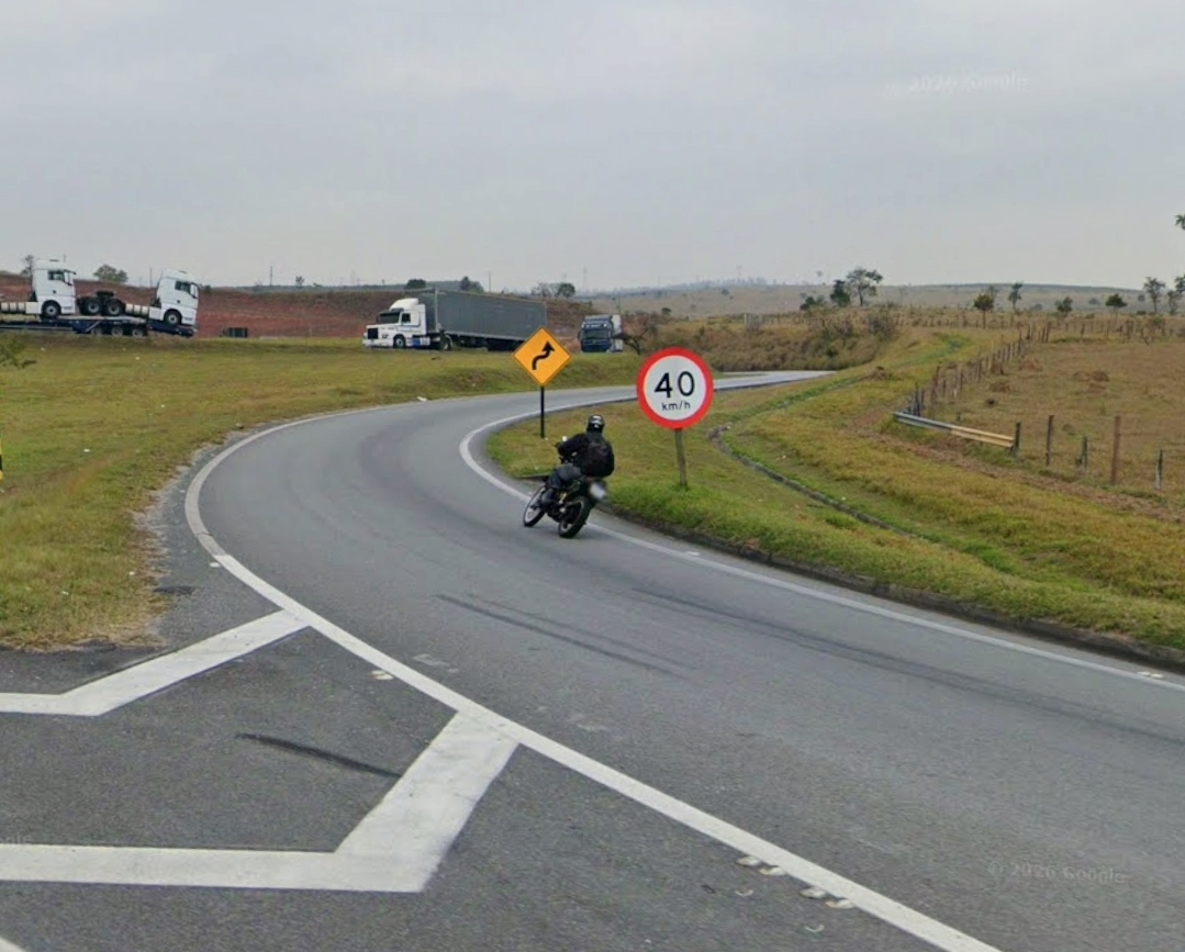 Motociclista morre em acidente na saída da Floriano para a Dutra em Taubaté 5 Motociclista morre em acidente na saída da Floriano
