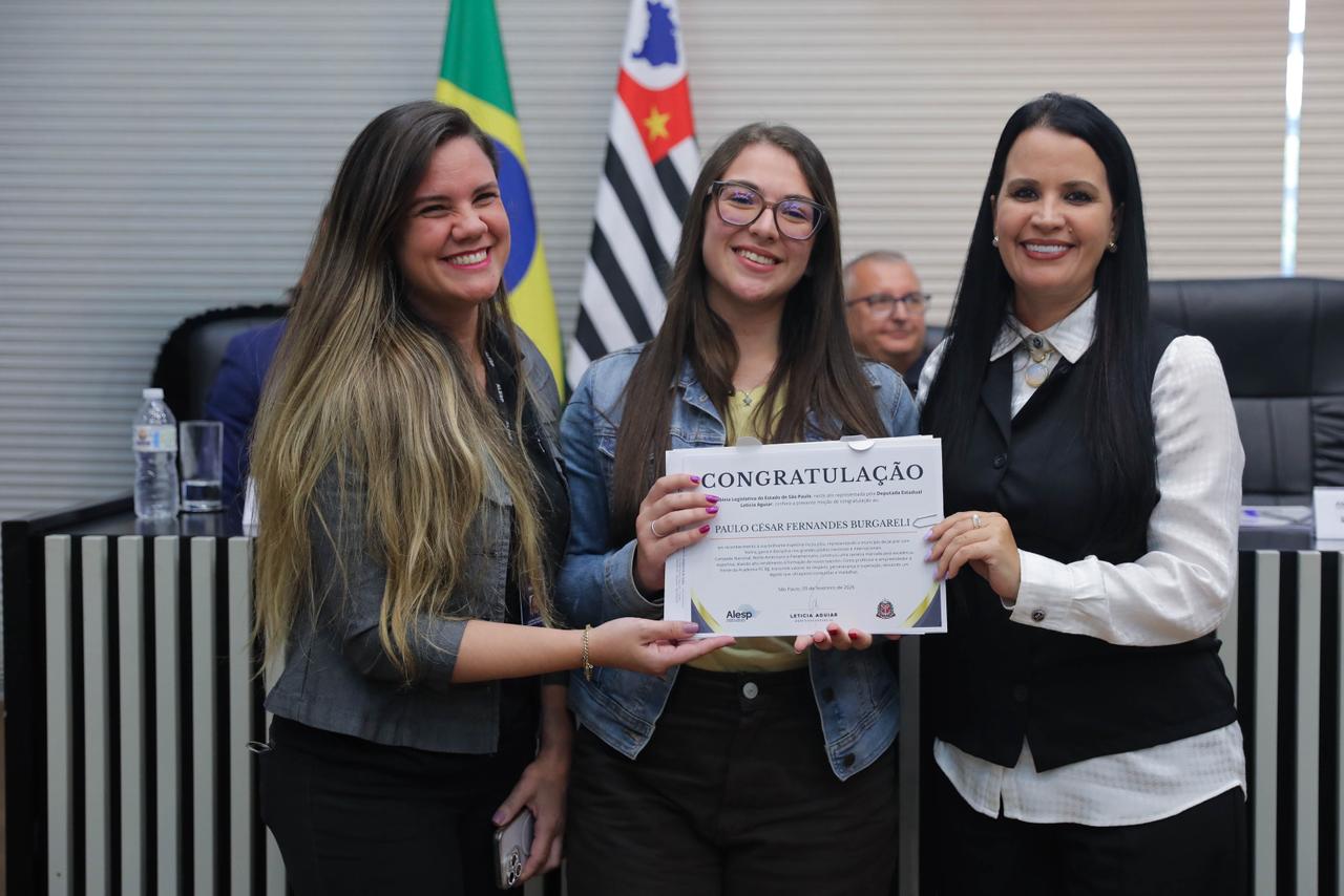 Atleta de Jacareí conquista ouro e a prata no American National de jiu-jítsu em Las Vegas 1 ouro e a prata no American National de jiu-jítsu
