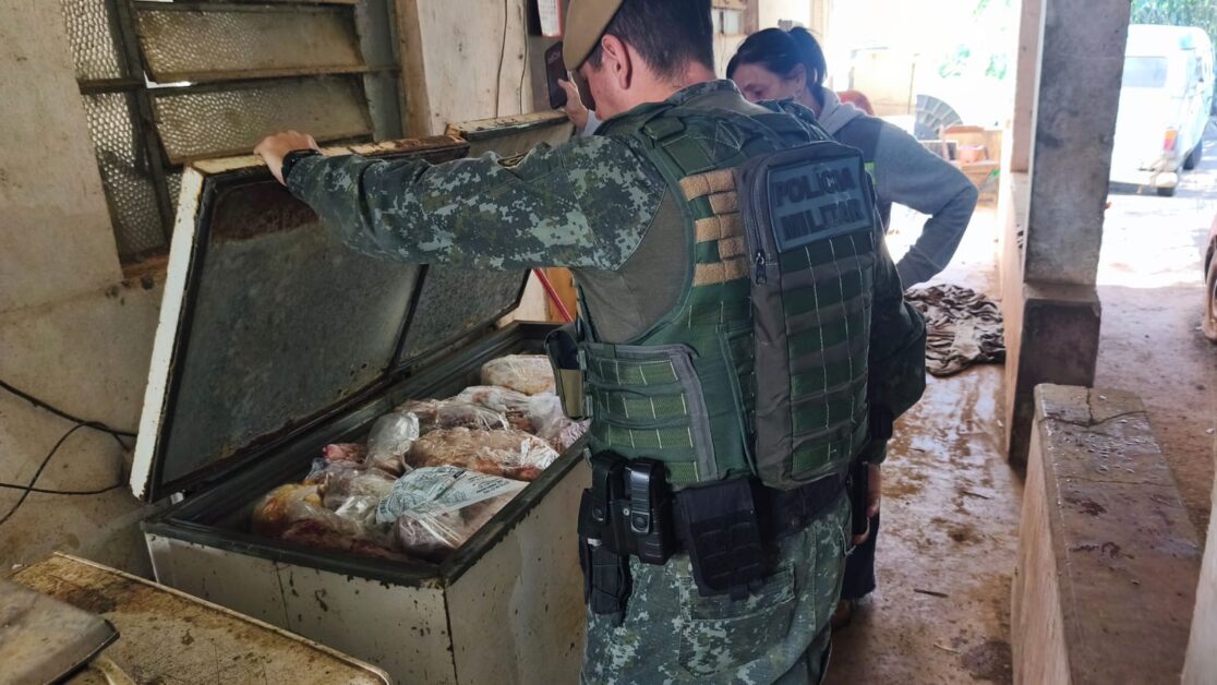 Polícia Ambiental apreende 800 kg de carne em condições insalubres em Jacareí e prende homem na zona rural 2 carne em condições insalubres em Jacareí