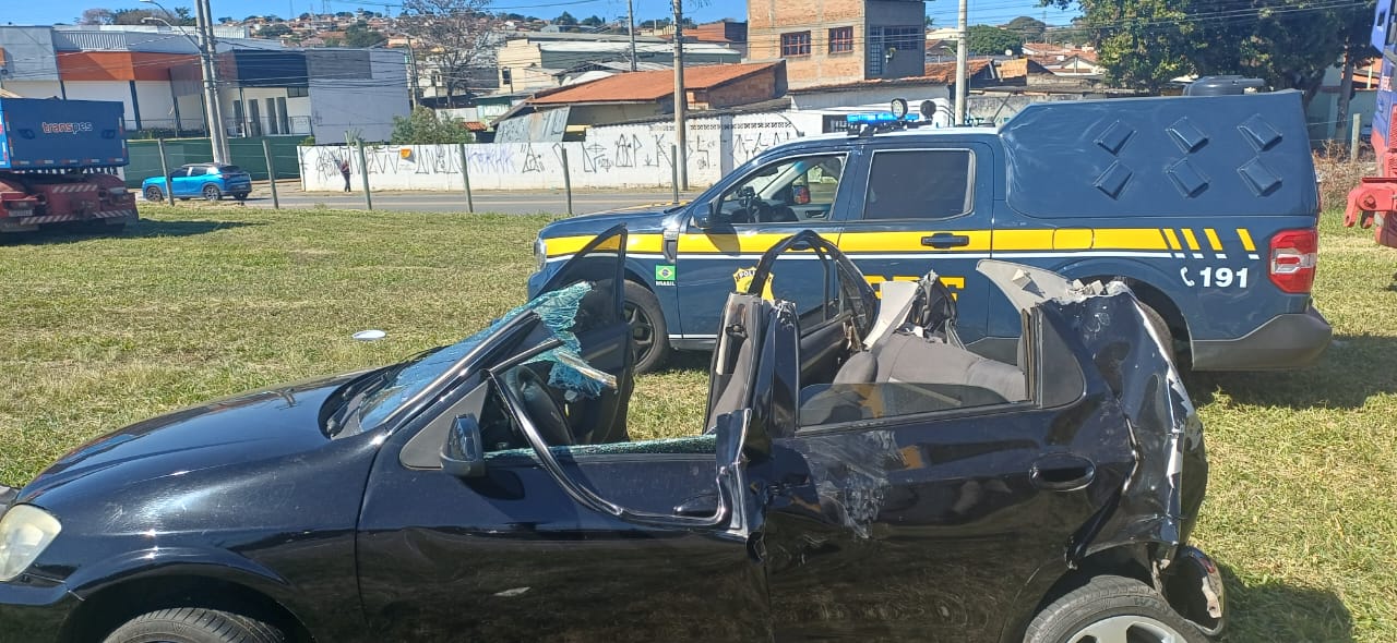 Engavetamento entre quatro veículos deixa cinco feridos, três graves, na Rodovia Presidente Dutra em Taubaté 2 Rodovia Presidente Dutra em Taubaté