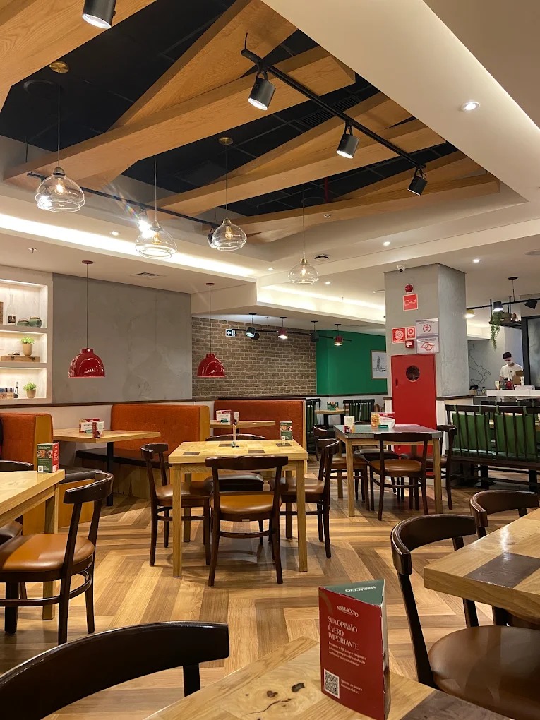 Restaurante abre vagas