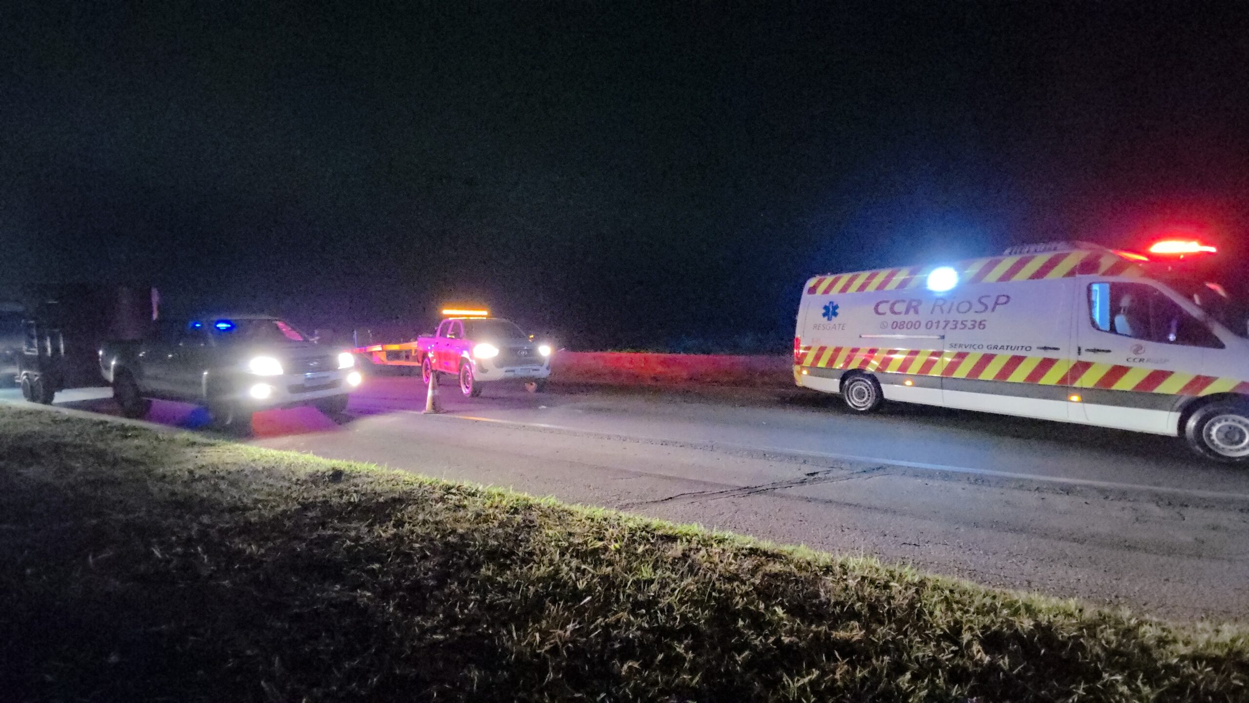 colisão frontal na Dutra em São José dos Campos