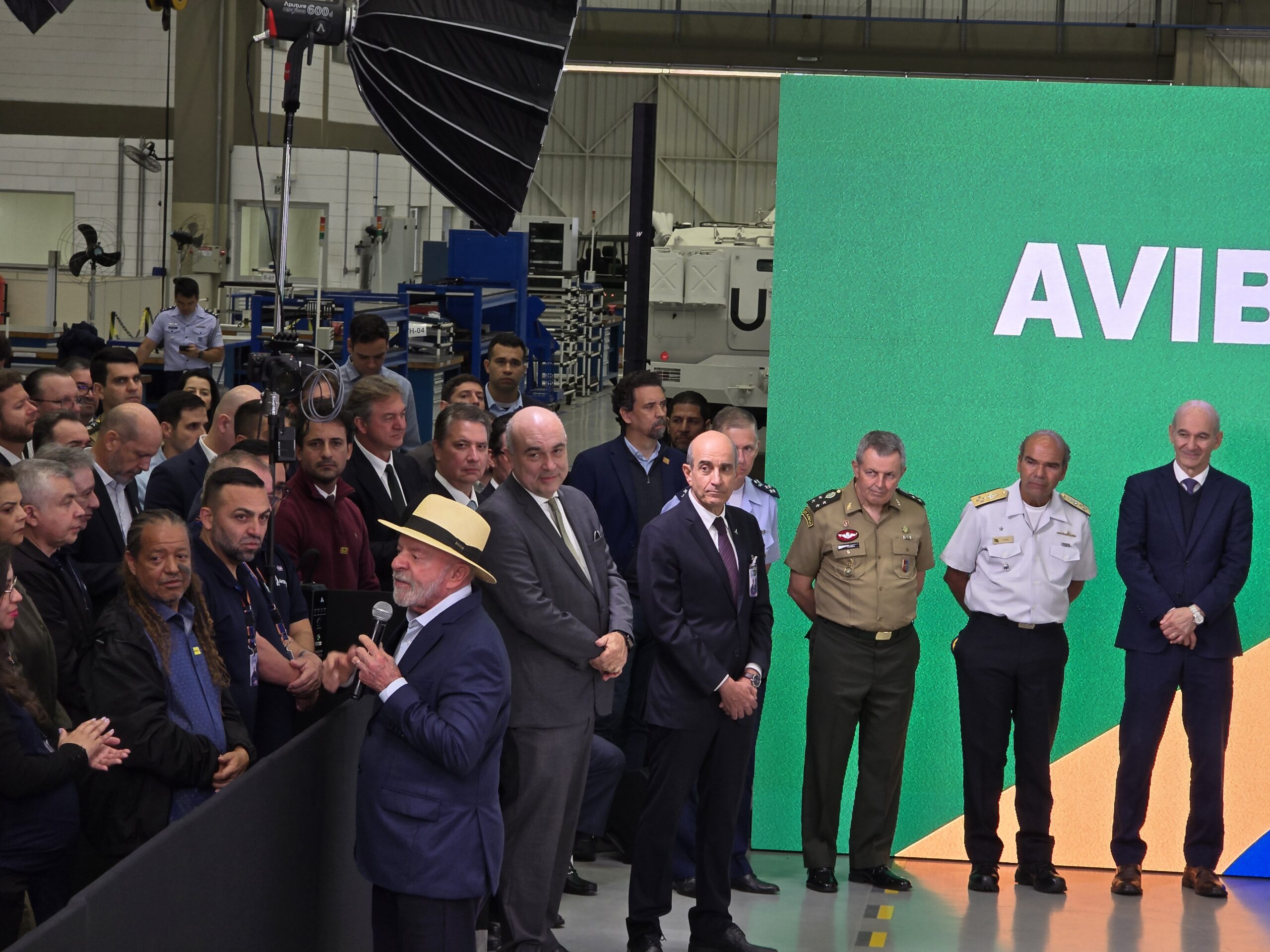 Lula visita INPE em São José dos Campos