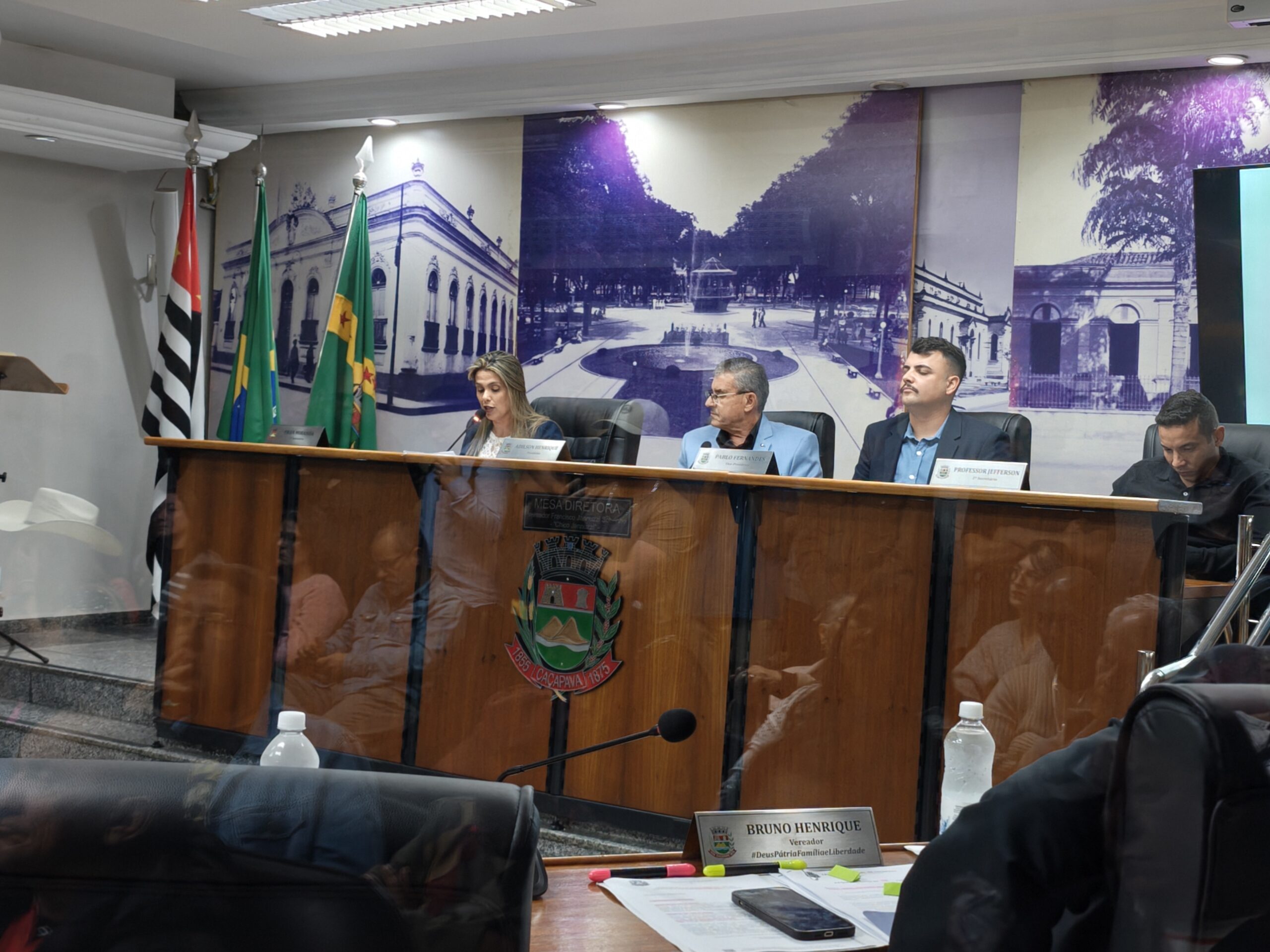 Vereadores cobram emendas