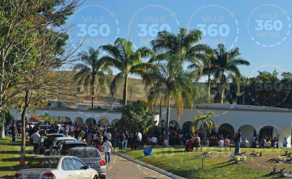 Multidão se despede de Pedrinho em Caçapava 2 Multidão se despede de Pedrinho em Caçapava