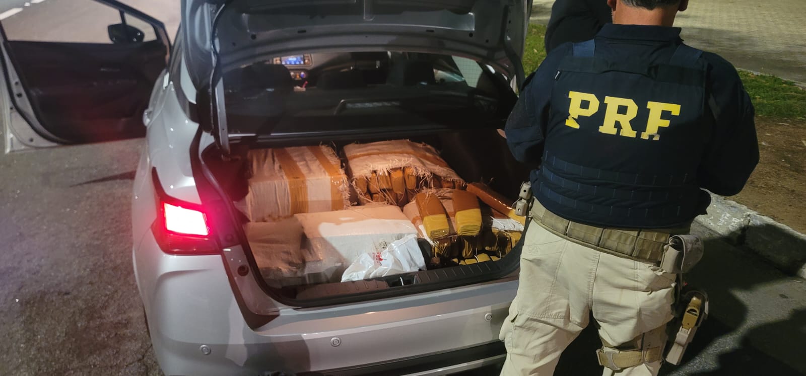 149 kg de maconha na Via Dutra em Lavrinhas
