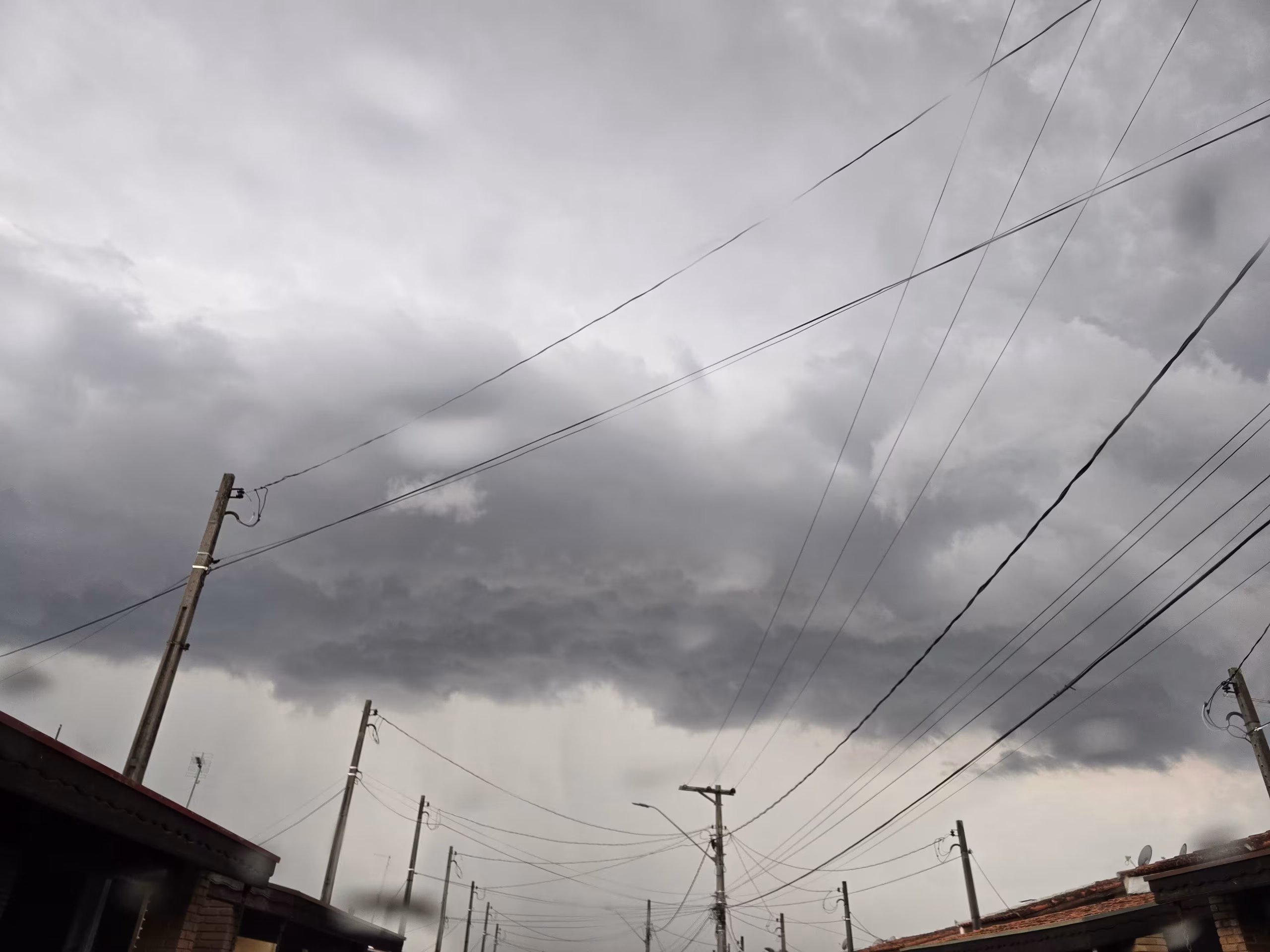 previsão do tempo, Vale do Paraíba, frente fria, Gustavo Escobar, Litoral Norte, Serra da Mantiqueira, chuva forte, Defesa Civil