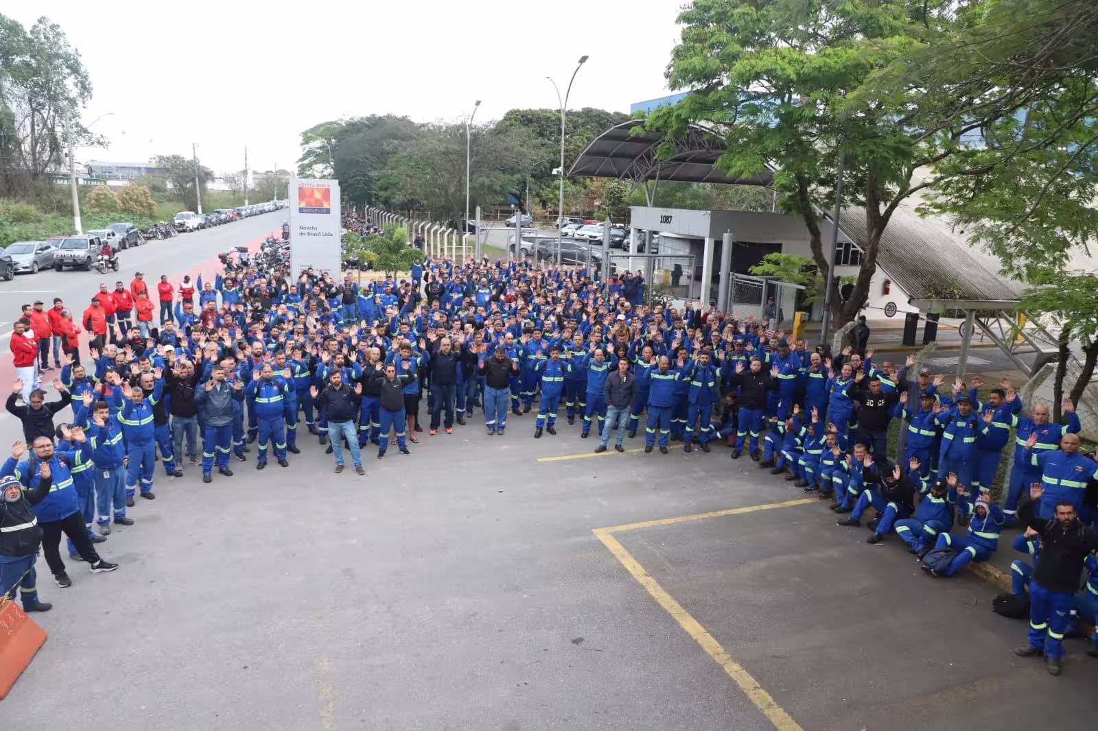 Trabalhadores da Novelis conquistam aumento