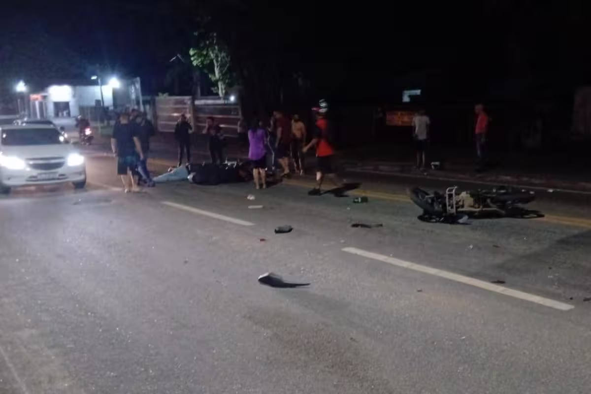 Batida de frente entre motos