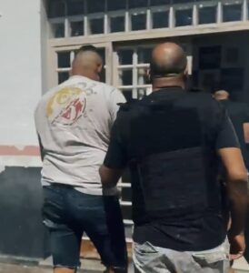 Polícia apreende adolescente investigado por homicídio em Caraguatatuba e prende pai em Natividade da Serra 1 Polícia apreende adolescente investigado por homicídio em Caraguatatuba e prende pai em Natividade da Serra