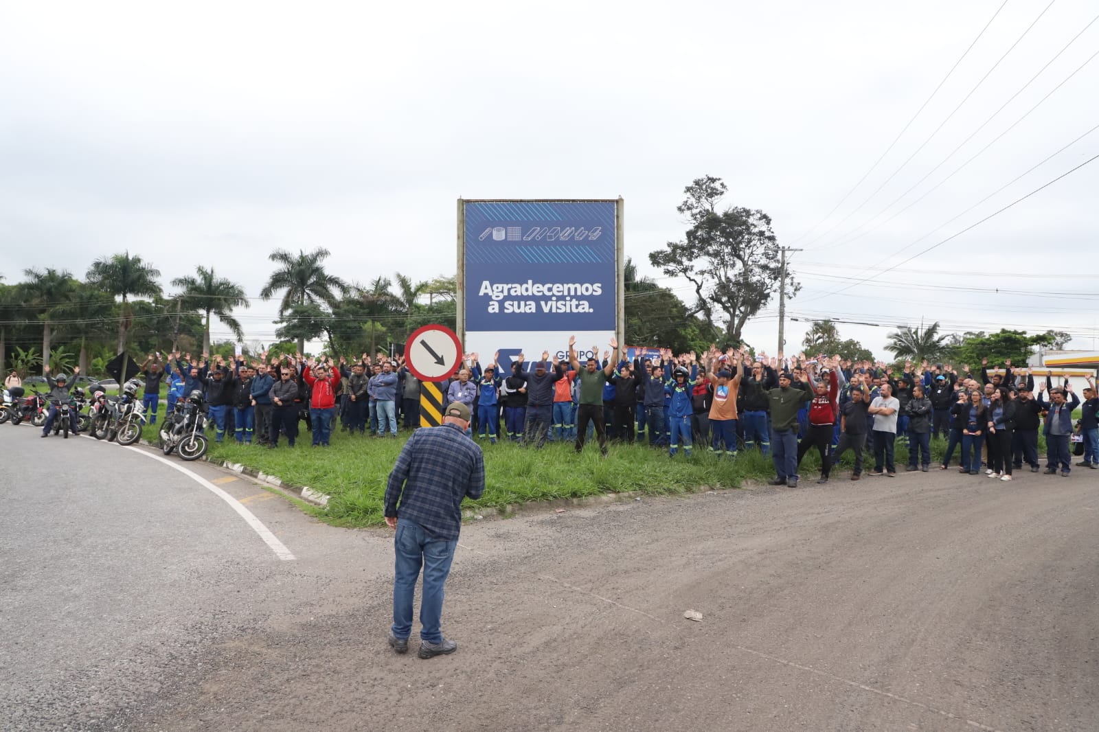GV do Brasil entra em greve em Pinda