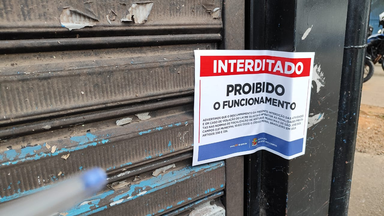 Operação fecha adegas